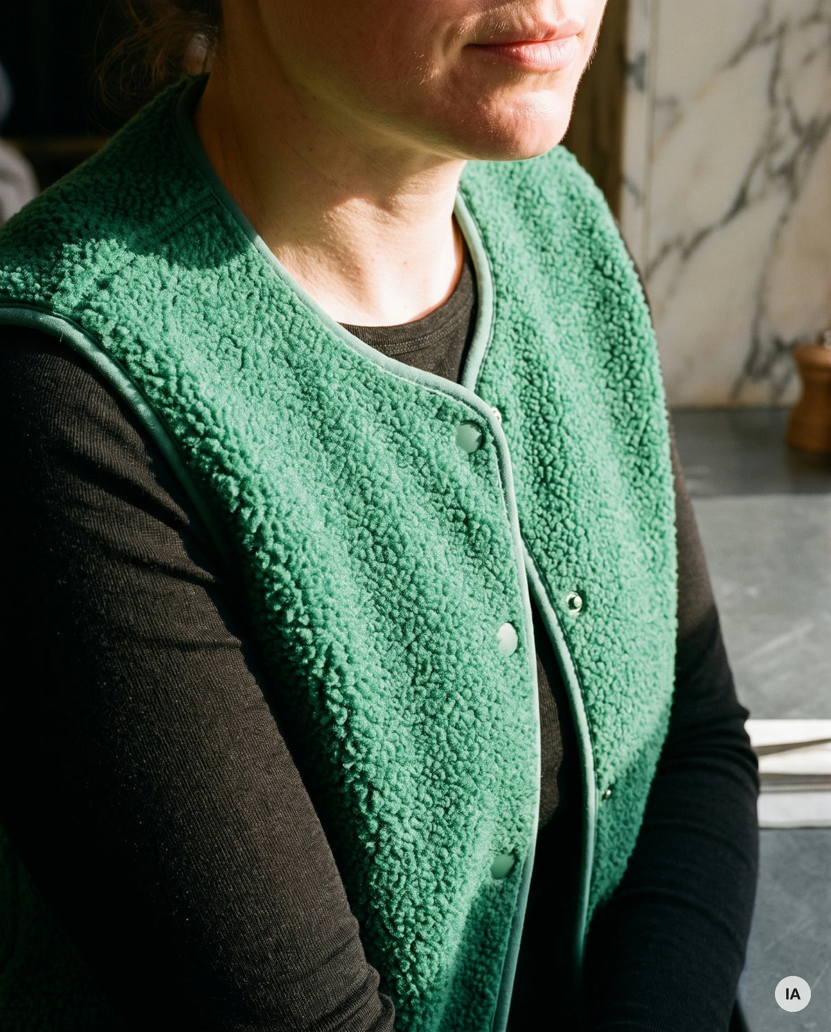 GILET SANS MANCHES PAULINE VERT - CHARLIOR Gilet — Image générée par IA