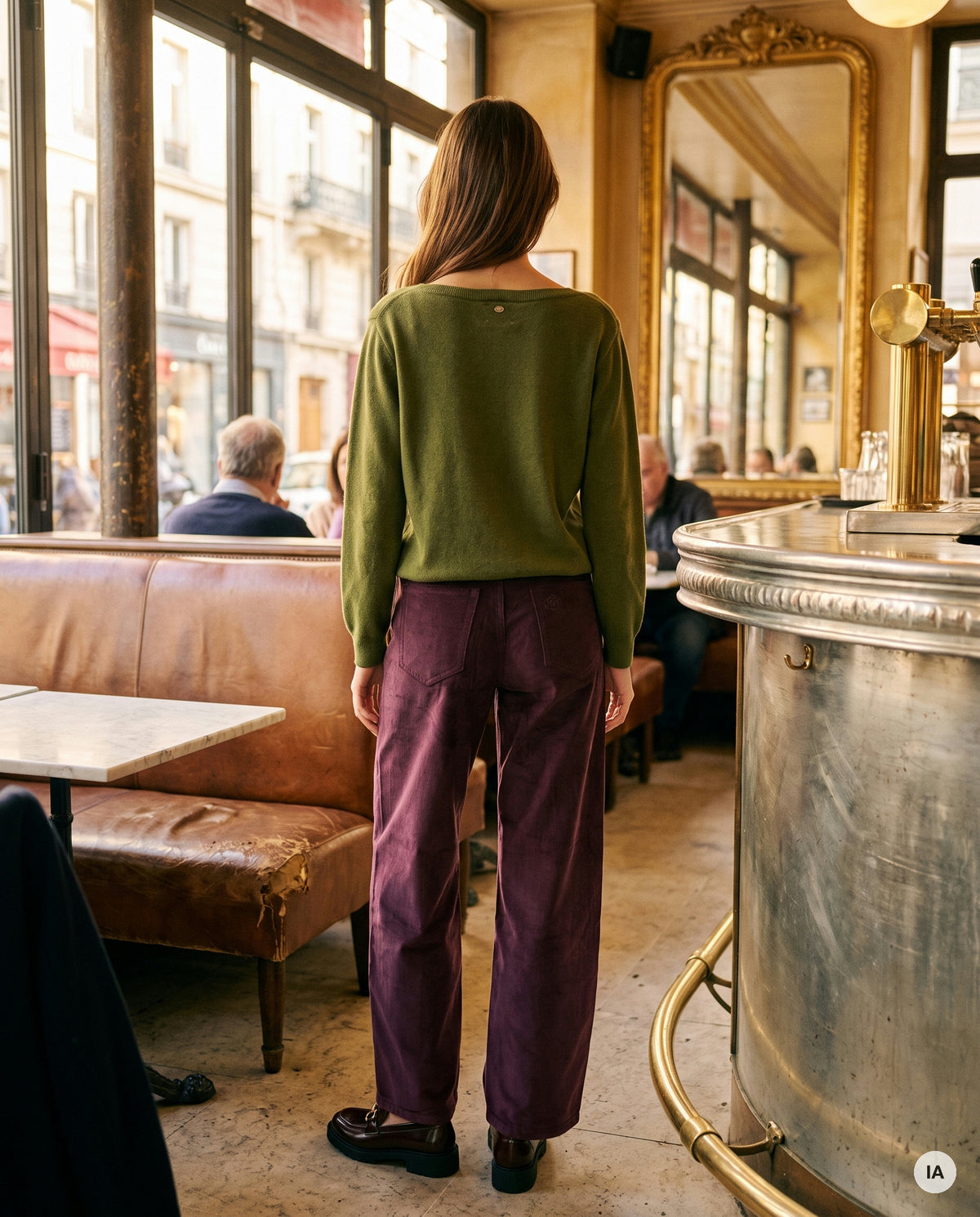 PULL THALITA KAKI - MINUIT DOUZE Pull — Image générée par IA