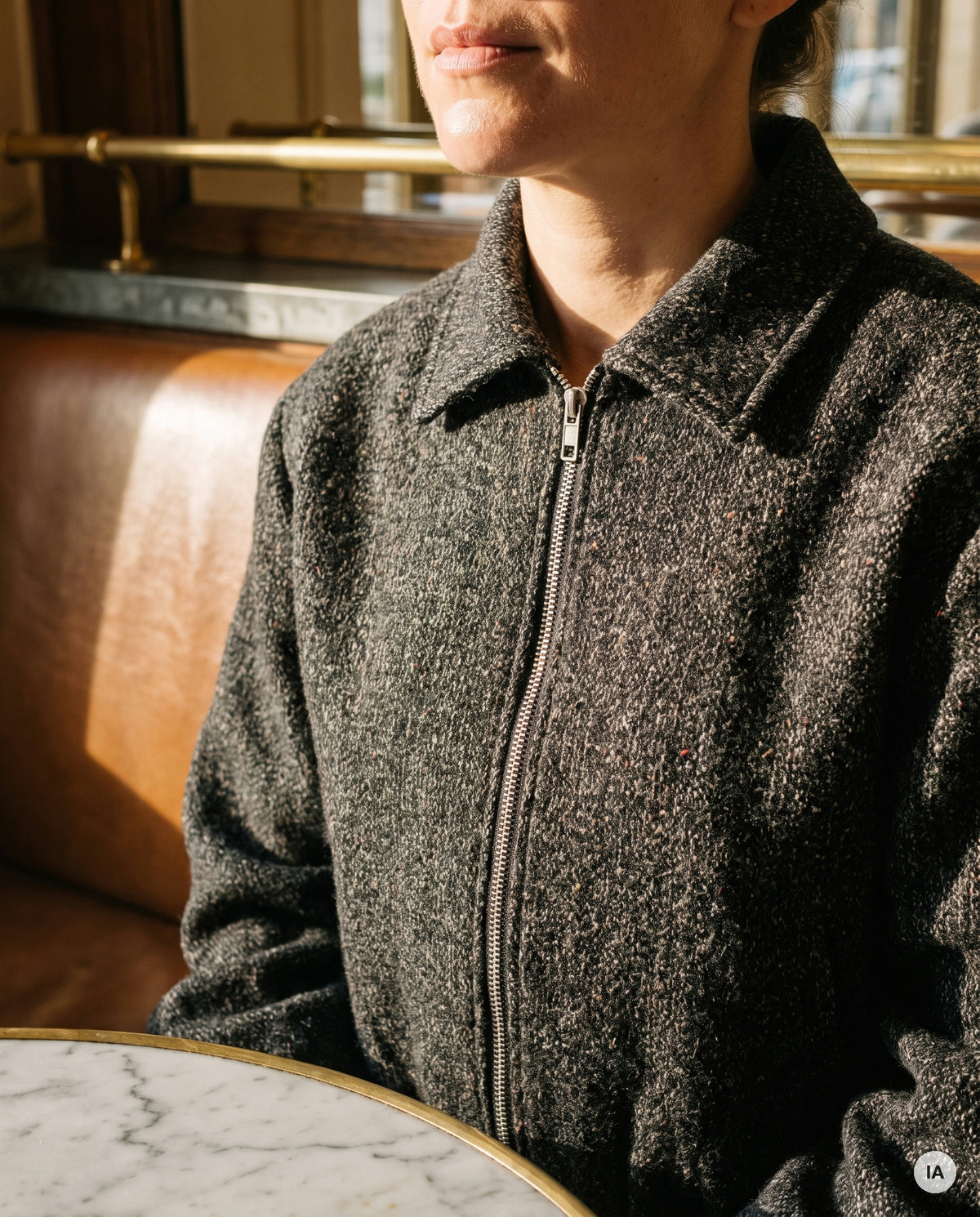 BLOUSON EN LAINE CAMPUS NOIR - MINUIT DOUZE Manteau — Image générée par IA