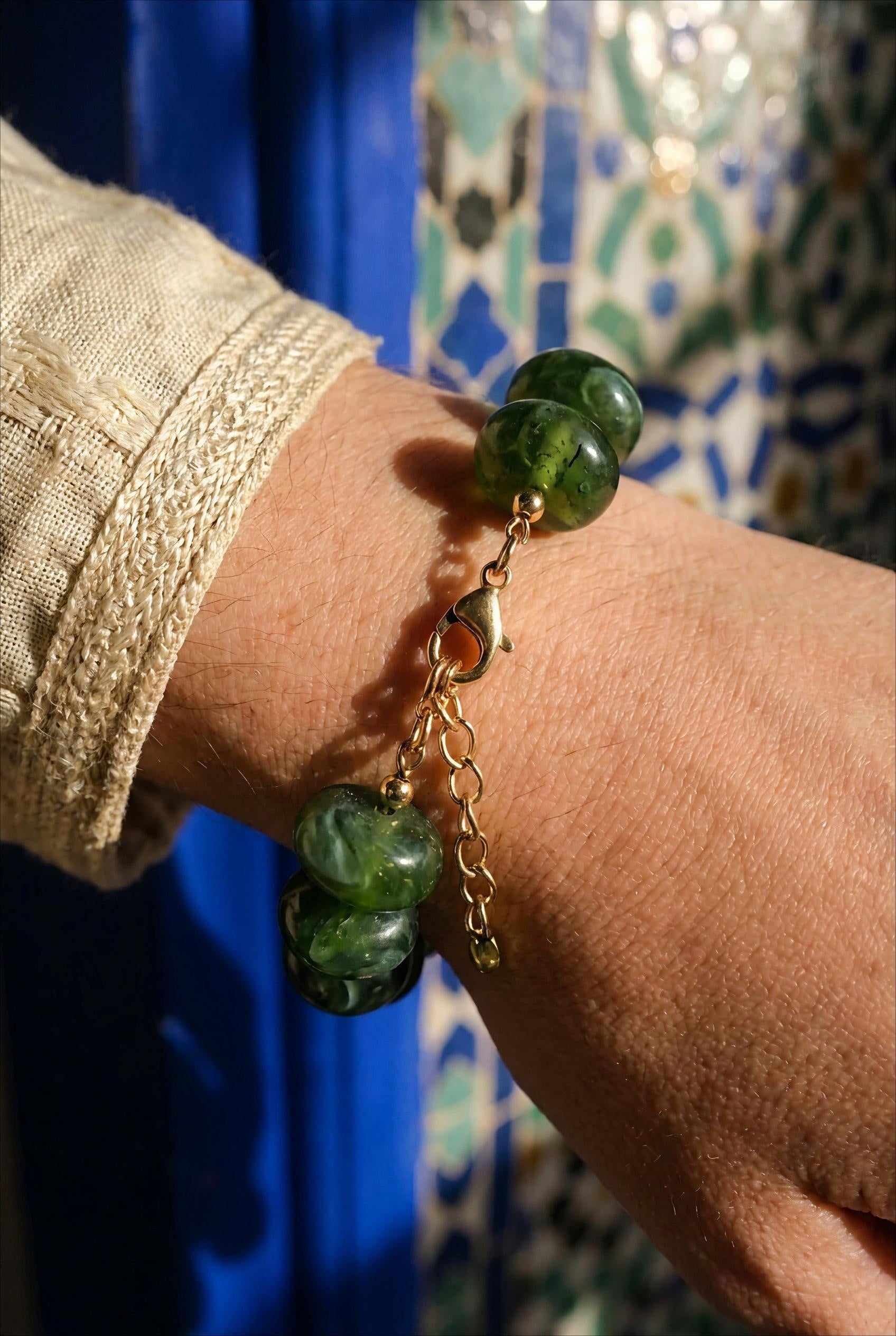 BRACELET - GROSSES PERLES DE RÉSINE OVALES DORÉ KAKI - BOHM Bracelet