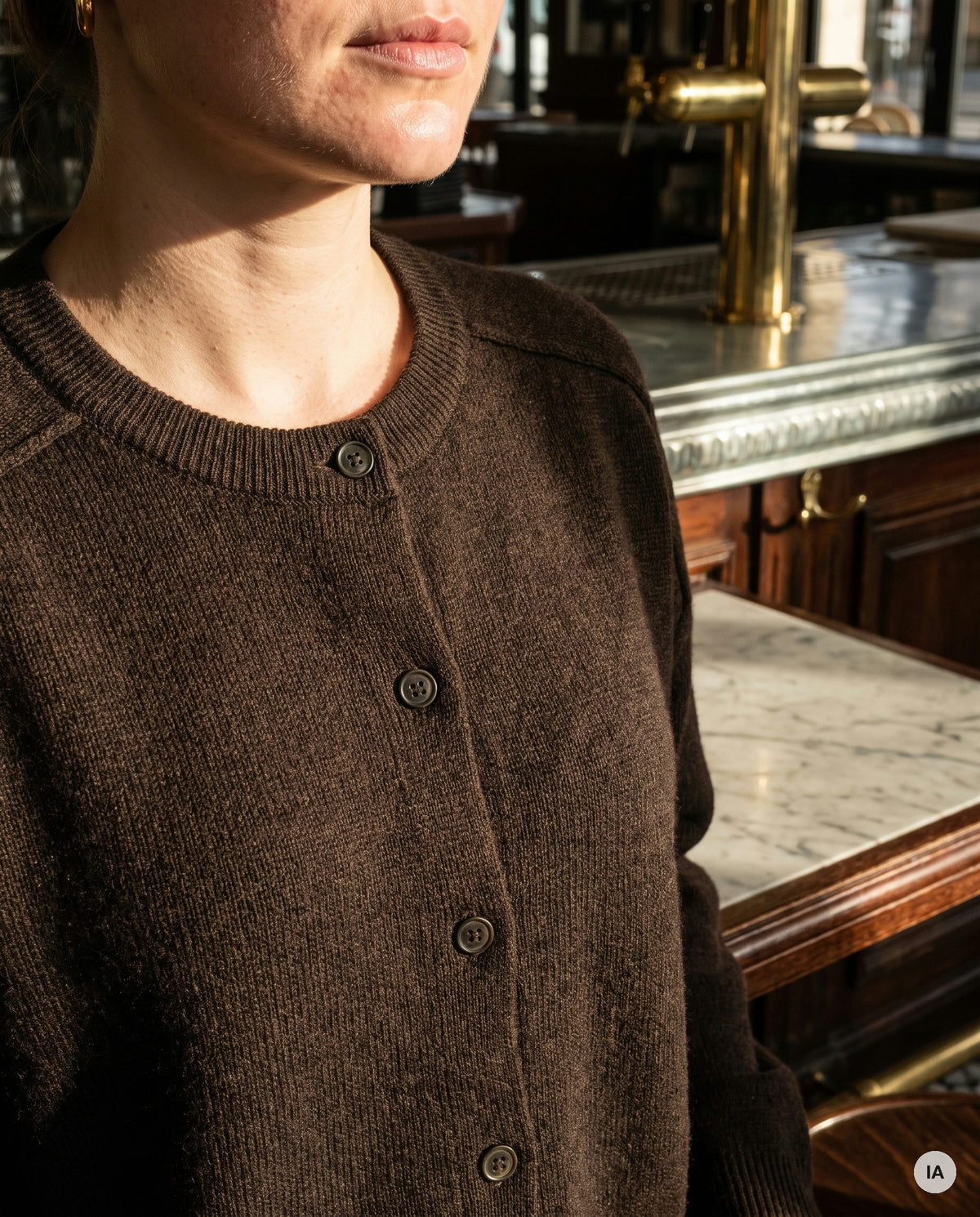 GILET AZMARA CHOCOLAT - ORFEO Gilet — Image générée par IA