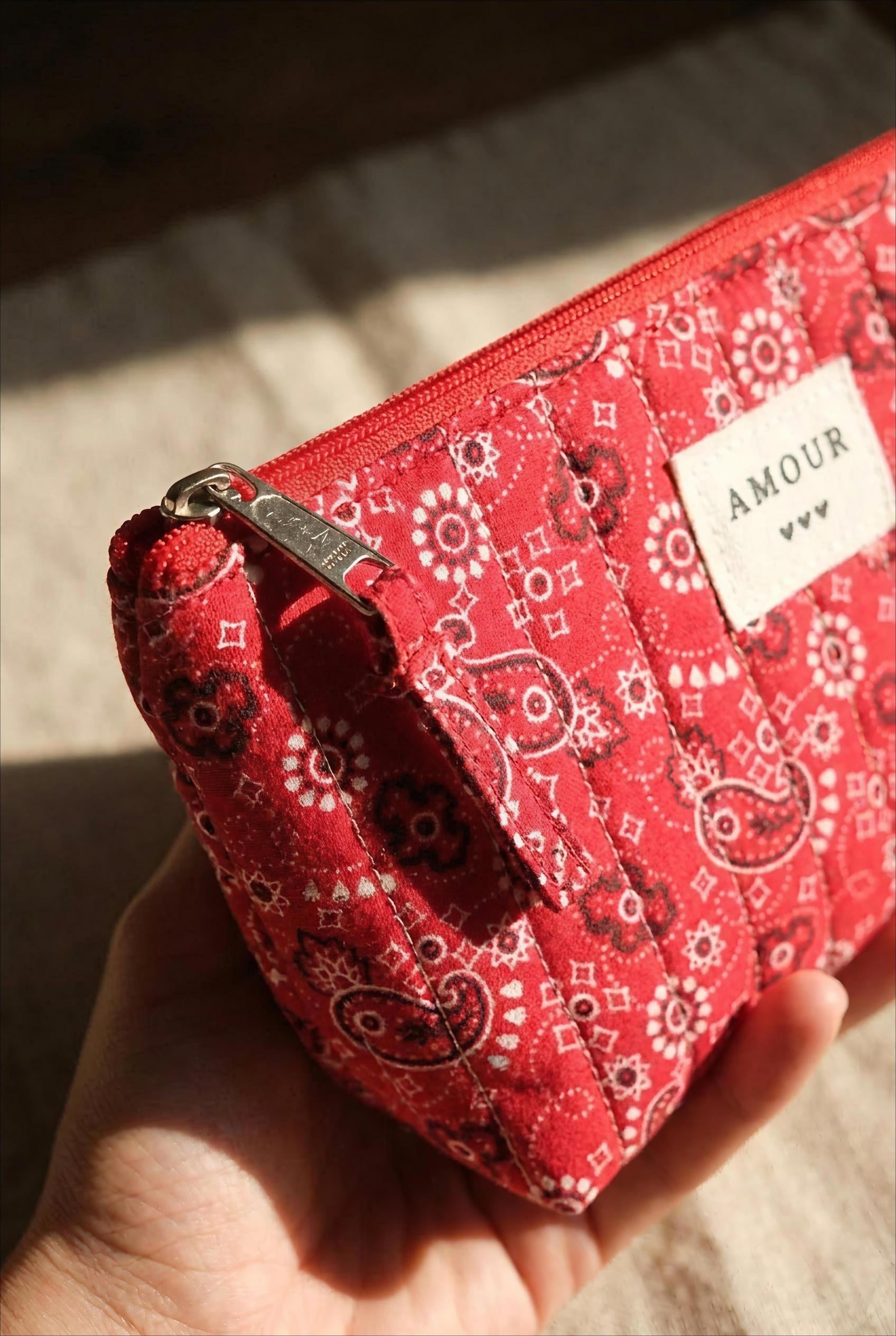 TROUSSE - AMOUR, 3 COEURS ROUGE BAND - BOHM Pochette