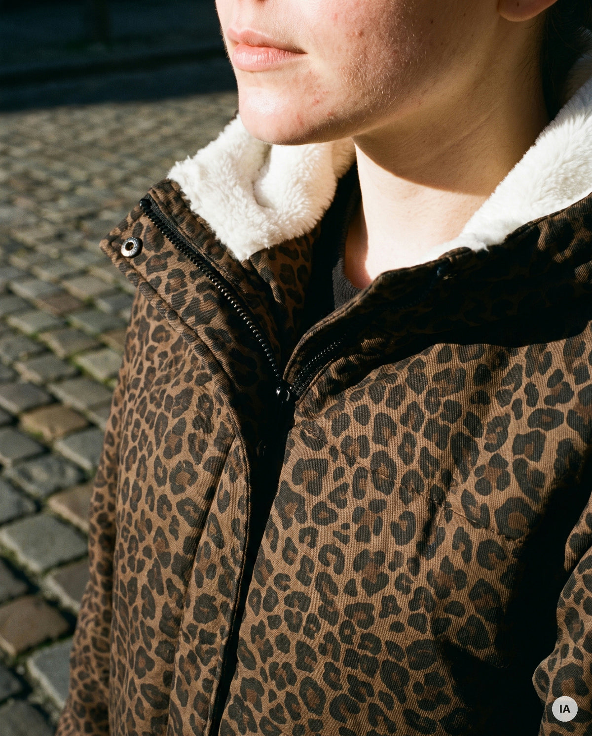 VESTE GUZMANIA - LAUREPLUSMAX Manteau — Image générée par IA